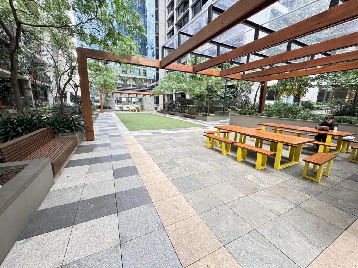 Adek Apartments Cbd -Free Parking, Pool, Gym & Sauna Apartment *