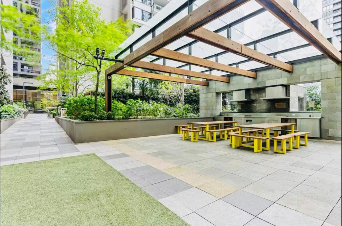Apartment Adek Apartments Cbd -Free Parking, Pool, Gym & Sauna Melbourne